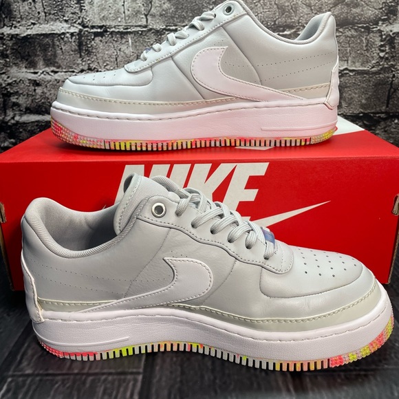 Nike Air Force 1 Jester XX Floral Print Womens 9 Platinum White AV2461-001 - Picture 2 of 16